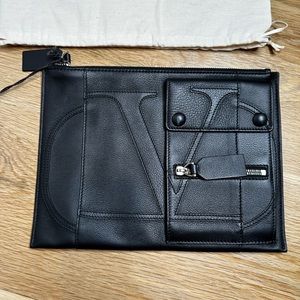 Valentino Garagani NWT pouch new black genuine leather zip closer